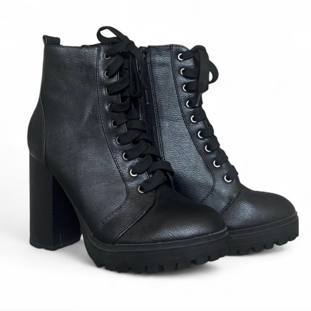 Charlotte Russe Black Faux Leather Lace-Up Chunky Heel Boots